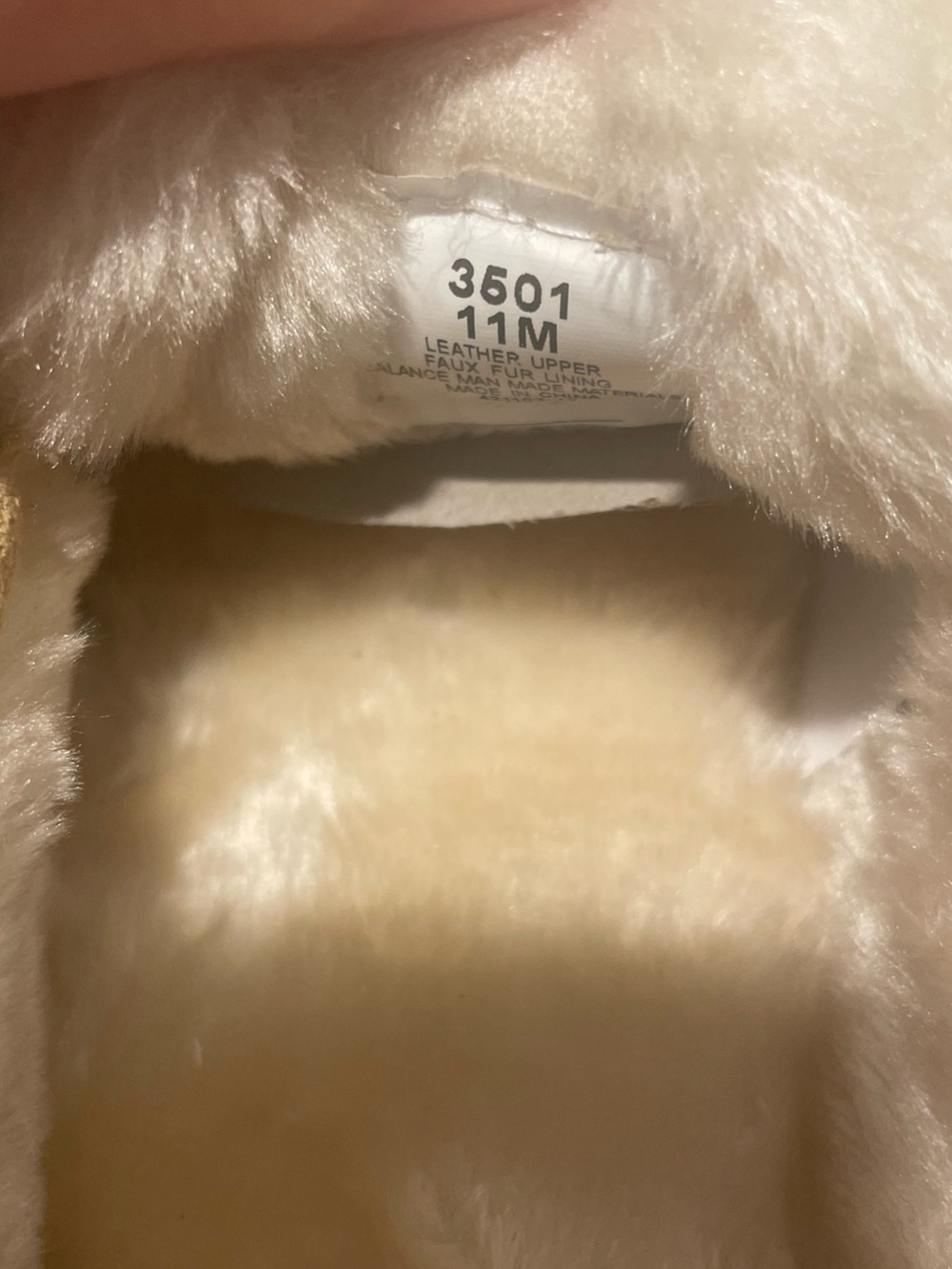 NWOT Minnetonka Women’s 11 Tan Suede Moccasin Slipper - Picture 8 of 10
